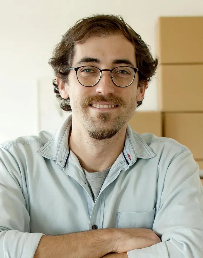 Noah Gates, a casual man in glasses